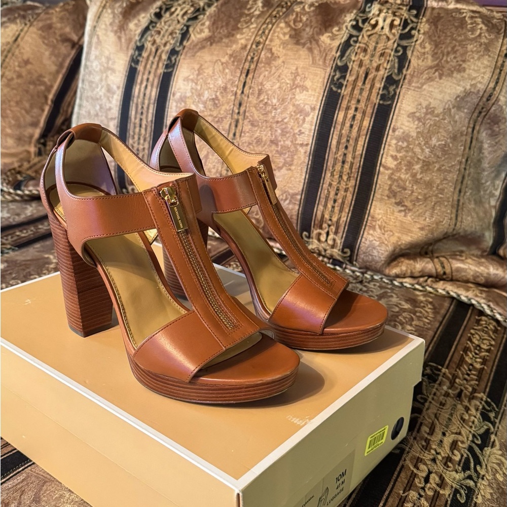 Michael Kors Tan Leather Heeled Sandals.  No scuffs. 4.5 inch